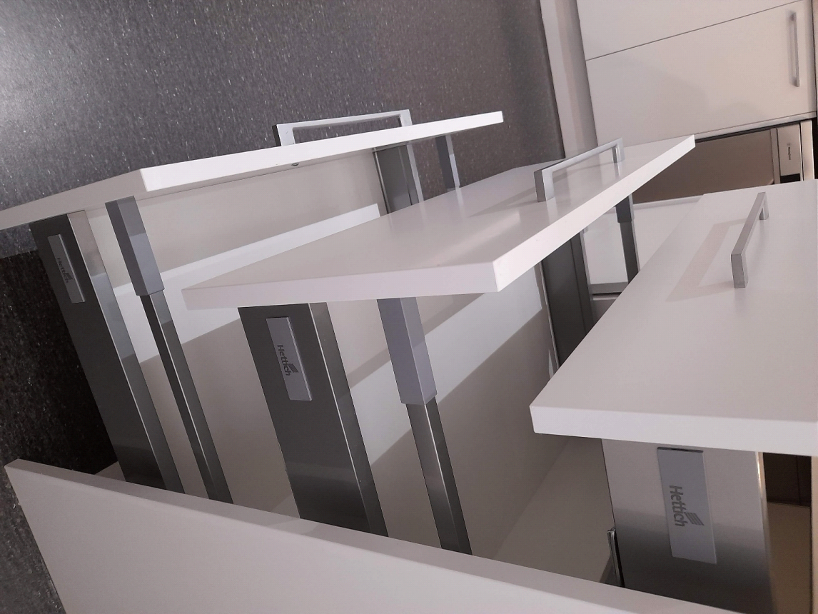 Premium drawer runners and hardware